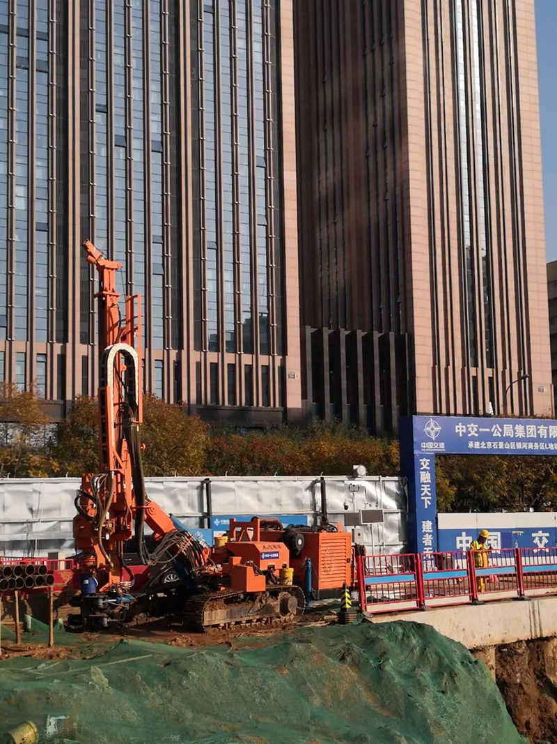 多臺(tái)優(yōu)博林868鉆機(jī)在北京石景山銀河L地塊工地大會(huì)戰(zhàn)——市場的選擇(圖2)